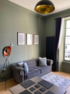 Grand Apartment on HOE/BARBICAN Allocated PARKING! - Plymouth - 3