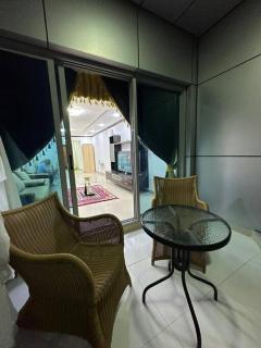 Amazing Beachfront Holiday Home - 3