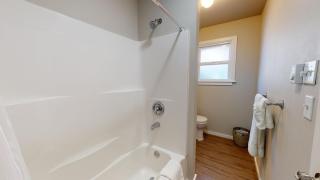 Hazel's Hideaway apt in walkable historic area - 4