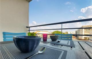 Awesome Apartment In Royan With Kitchen - Royan - 0