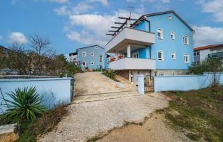 1 Bedroom Lovely Apartment In Barbariga - Barbariga - 8