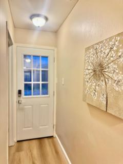 Chic Home with Expansive Backyard- duplex back unit2 - 5