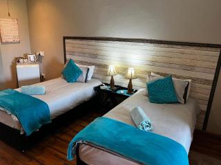 Berlouri Guest House - Hekpoort - 9