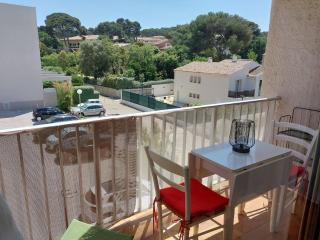 Au calme à 2min mer Parking Balcon Wifi Clim! - 2