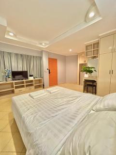 Nona Pattaya Hotel - Jomtien Beach - 1