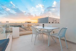 Chic Retreat in the Heart of Tigne Sliema - Sliema - 0
