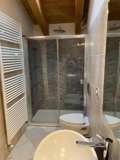 Interno 8 appartamento con box auto privato gratuito - Ferrara - 2