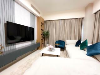 Luxury Burj Royale Apt Balcony Burj Khalifa View - Dubai - 2