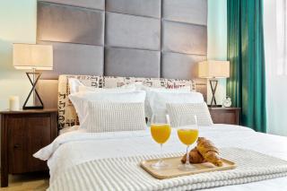 Arena Nationala, Monza, Victor Gomoiu The Cloud, Free Early Check-In Available - 0