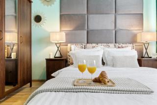 Arena Nationala, Monza, Victor Gomoiu The Cloud, Free Early Check-In Available - 9