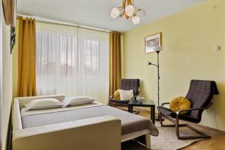 Arena Nationala, Monza, Victor Gomoiu The Cloud, Free Early Check-In Available - Bucharest - 2