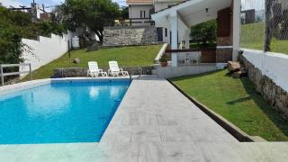 CHALET con piscina VISTA AL LAGO SIERRAS DE CORDOBA - 0
