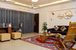 Zoey's Hill View Suite - 120" 4K Projection Cinema, Jacuzzi, Party Up - Nova Bombaim - 1