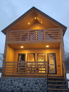 M&M House Kazbegi - Kasbegi - 1