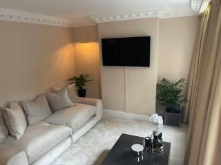 Newly refurbished apartment, near station & river - Londra - 1