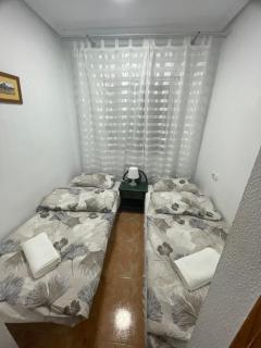 Almuden's green apartment, HIGH-SPEED FREE WIFI, 250m to Beach, The center of Torrevieja - Torrevieja - 2