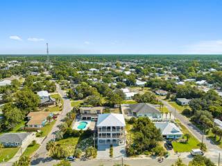 Grand Retreat I! 4BR 5BA Sleeps 15! Private Pool! Luxury and comfort await! - Panama City Beach - 3