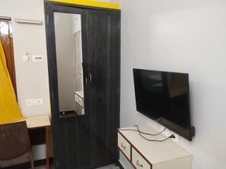 Sri Kavimany Residency, Near Auro Beach - Kālapettai - 8