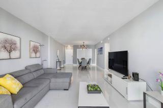 The Nest On Hollywood Beach PLS BE AWARE THAT I CANNOT RESPOND TO REQUESTS UNTIL BOOKING IS CONFIRMED u can contact chaimtenzer g com - Hollywood - 5