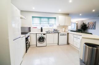Ideal Contractor House Near BBC Studios - Includes Free Parking - Borehamwood - 8