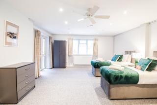 Contractor House by BBC Studios - Free parking! - Borehamwood - 9