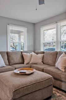 Downtown Gem, 2 Kings, 1 Queen, Newly Renovated - Apex - 5
