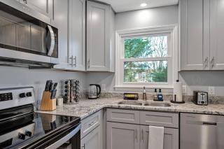 Downtown Gem, 2 Kings, 1 Queen, Newly Renovated - Apex - 2