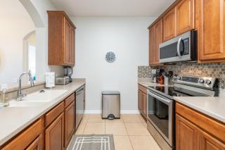 VistaCay Balcony near Pool Convention Ctr iDrive - Orlando - 6