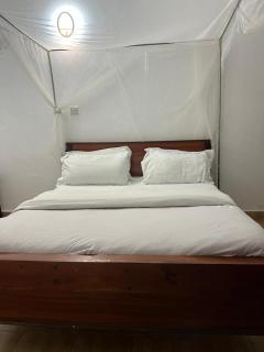 J's Hotel & Accomodation - Nakuru - 0