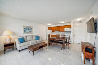 Gorgeous High Rise Waikiki Condo with Ocean and Diamond Head Views - Honolulu - 8