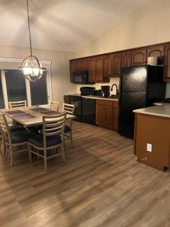 Cozy 4BR Ski retreat and Water Park! - Massanutten - 9