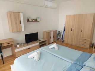 AwesHome City Apartment - 3 Bedrooms and Free parking - 2