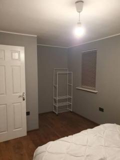 Home near Rugby Station for contractors and Work Commuters, 5 bedroom, Free Parking & Garden - - 1