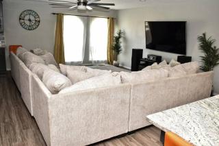 Relaxing 4 Bedroom with Pool and Hot Tub - Albuquerque - 6