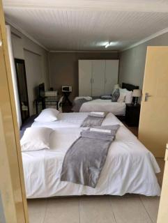 Stay at Home Airport Lodge - Kempton Park - 7
