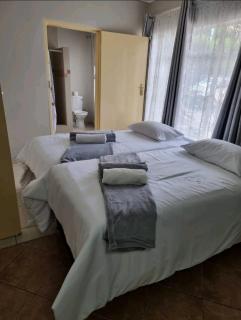 Stay at Home Airport Lodge - Kempton Park - 6