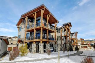 Downtown WP Condo E203 I Private Hot Tub I Great Views I Activity Program - 0