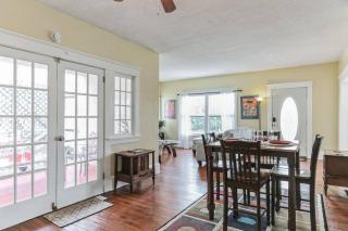 Beautiful Home Steps from the beach + Side Porch - 4