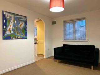East London Apartment near Station & Free Parking, Arcade Machine - Romford - 2