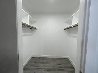 Entire Modern House with King bed & 65inTV - 6