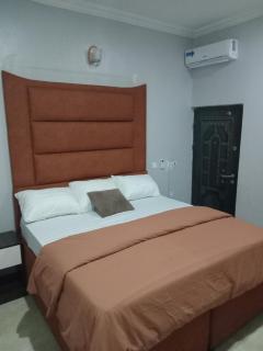 OD-V!CK'S CLASSIC, Wuse 2 extension, upscale Jahi district WiFi,24hr power,security, dstv - Abuja - 4