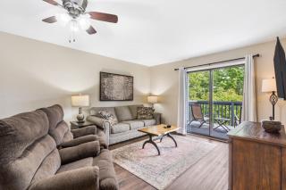 Elegant Lakeside Retreat in Branson - Branson - 0