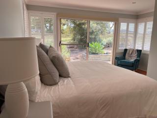 HighGrove Lodge, Luxury Hunter Valley Accommodation - Millfield - 2