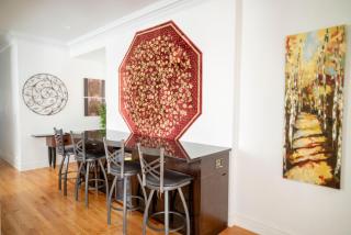 Club Salon Sleeps 10-20 Free Parking & TV - Chicago - 7