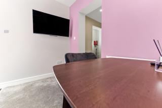 Stylish and Snug Studio - 2