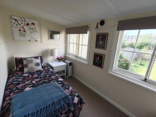 Melville Heritage Cottage, Hobart CBD - 3