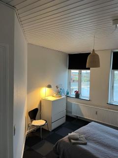 Tønders bedste udsigt et værelse stue spisestue køkken badeværelse - Tønder - 6