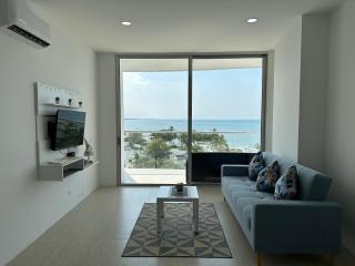EXCLUSIVO APTO CON VISTA Y FRENTE AL MAR - 0