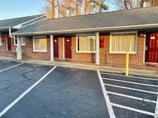 IMPERIAL MOTEL - Mullins - 4