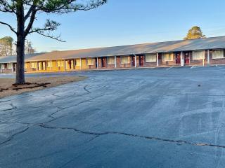 IMPERIAL MOTEL - Mullins - 3